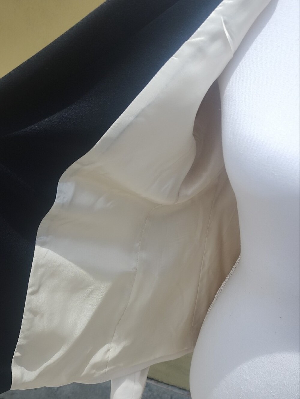 Zara Cream Blazer with Black  Shawl Collar - Picture 7 of 9